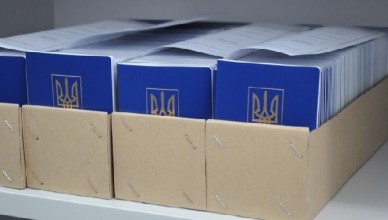 Порошенко даст паспорта для Донбасса и Крыма