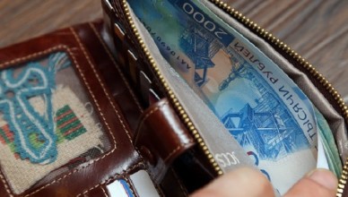 Росстат озвучил количество граждан с зарплатой за миллион