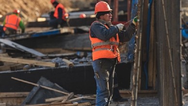 Обязательная экипировка рабочего на стройке Обязательная экипировка рабочего на стройке