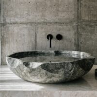 Инновационный скрытый смеситель в современном интерьере